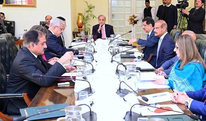 Pakistan PM tells authorities to issue red notices for human traffickers