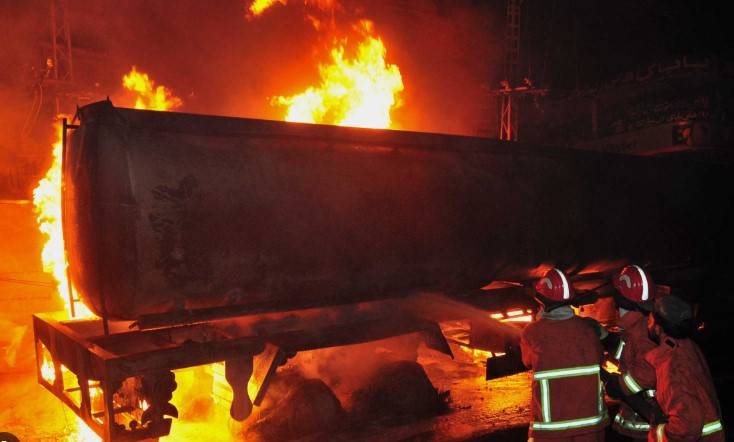 Fire destroys godowns, oil tankers in Quetta