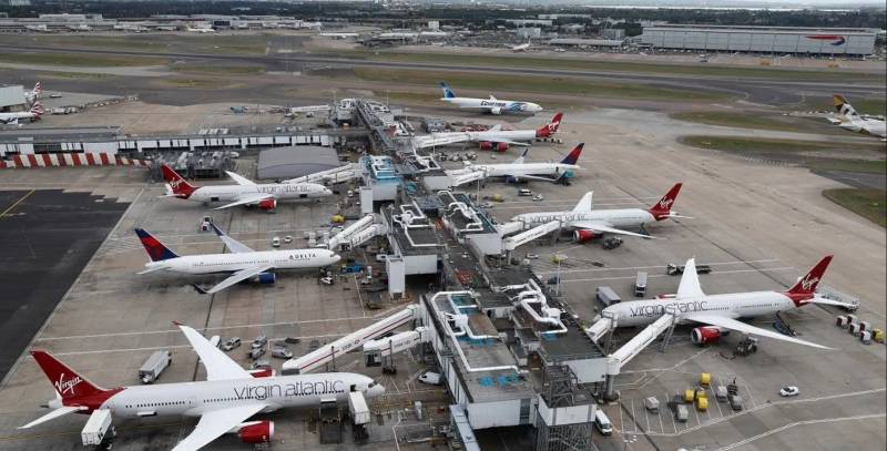 UK backs third Heathrow runway in growth takeoff bid