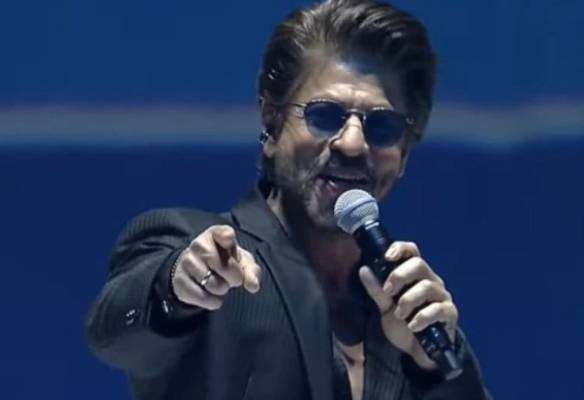 ‘We can marry after this,’ Shah Rukh Khan teases fan asking to touch him publicly 