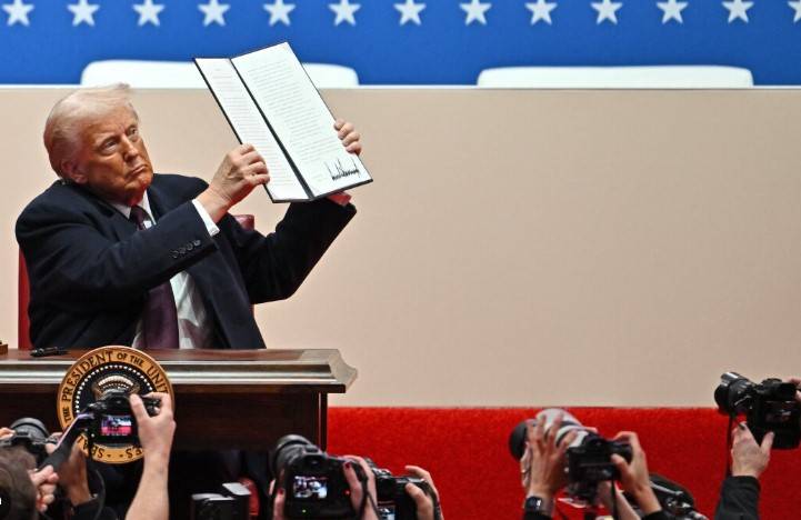Trump signs orders on hot-button social issues in schools