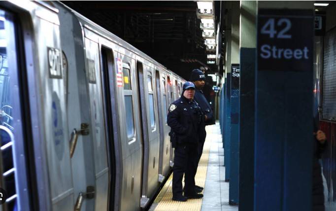 New York police seek joyriders who 'stole' subway train