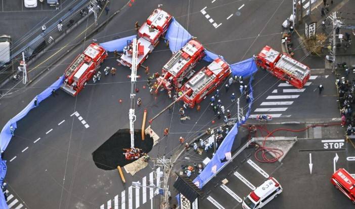 1.2 million in Japan told to use less water to help sinkhole rescue