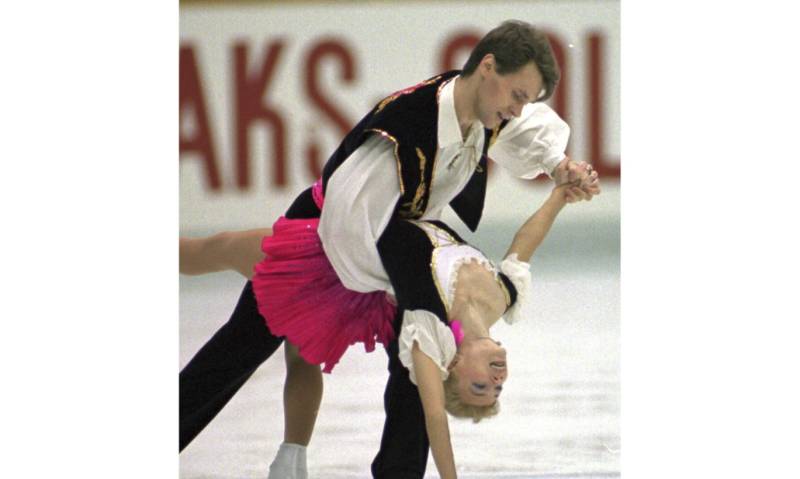 Elite figure skaters and coaches on crashed US flight