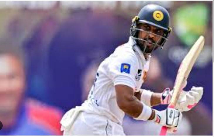 Chandimal wages lone battle as Australia tighten grip on first Test