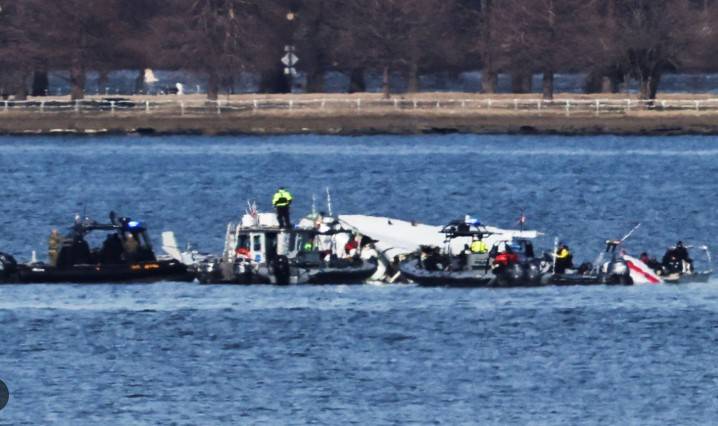 ‘Staff short’ in control tower at time of Washington plane crash