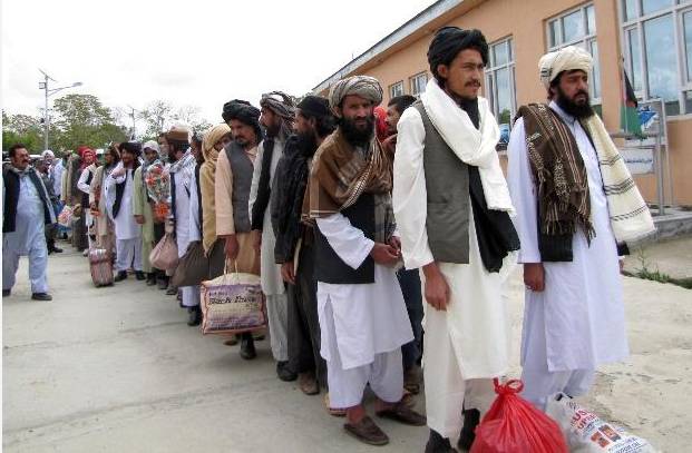 91 Afghans freed from Pakistani prisons reach Kabul