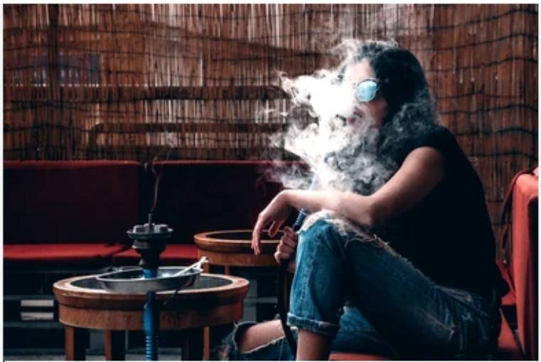 Women among 24 detained for smoking sheesha in Lahore