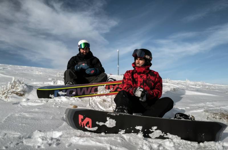 Afghan exiles find snowboarding freedom in France