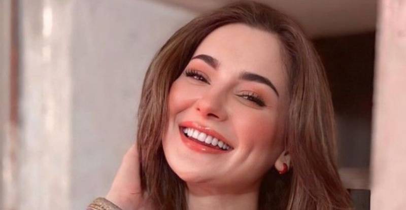 Dimple Queen's 'right way' to eat whole cake all alone! 