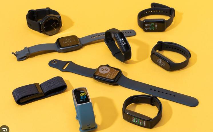 Smart watches, fitness trackers, other gadgets declared as cybersecurity risk 