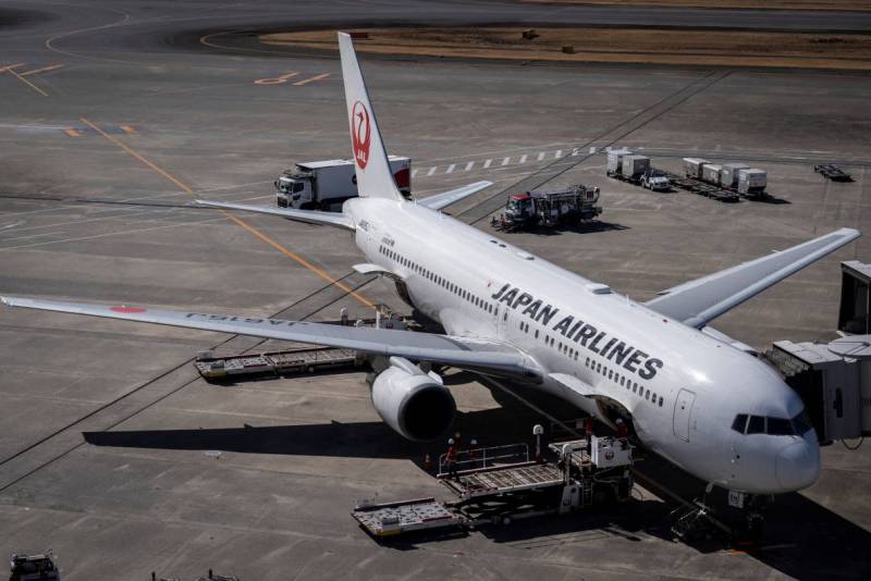 Two ex-Japan Airlines pilots grounded after lying about drinking