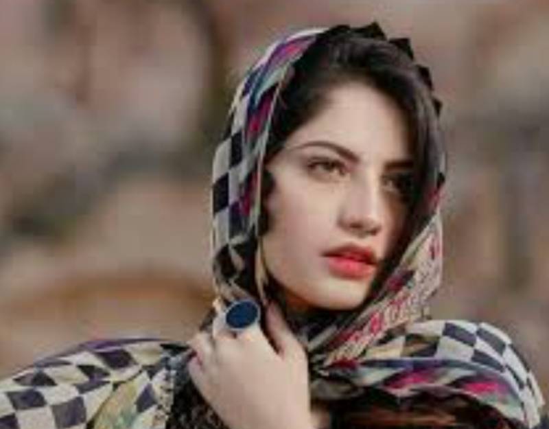Never leave your Salah for anything, Neelam Muneer tells followers 