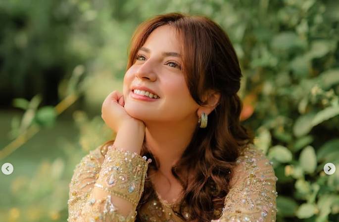 Dananeer tells who is light of her life