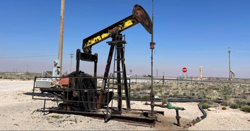 Trump seeks species protection rollbacks to promote US oil drilling