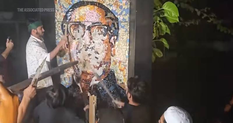 Sheikh Mujibur Rahman’s home torched, demolished by Bangladeshi protesters