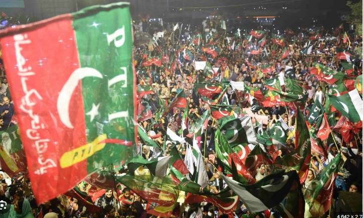 PTI faced with paucity of funds for its Swabi, Lahore rallies on Feb 8 