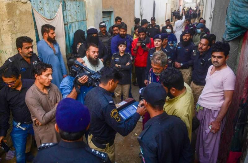 Pakistan issues deadline for Afghans as Trump backs out of US resettlement promise