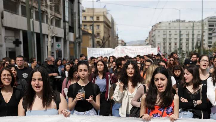 Thousands protest in Greece over rail tragedy
