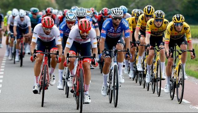 Top cycling teams pull out of French race over safety issues