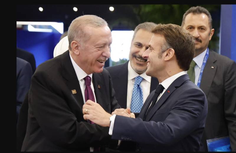 Turkey welcomes EU plan to ease Syria sanctions, in phone call with Macron