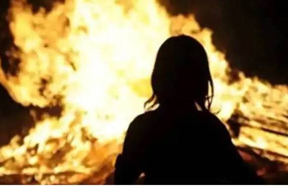 Man sets wife on fire due to domestic dispute in Sheikhupura