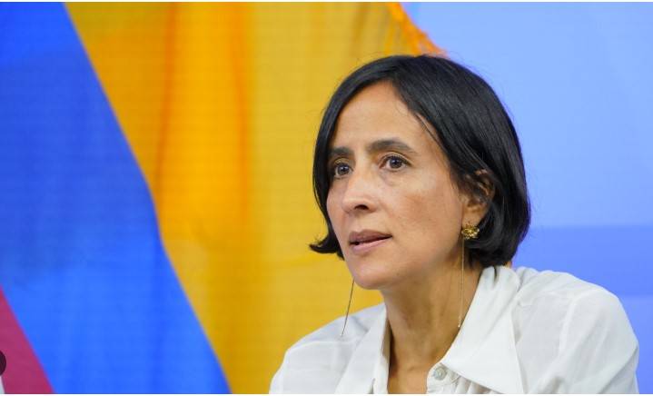 Second Colombian minister resigns after televised cabinet showdown