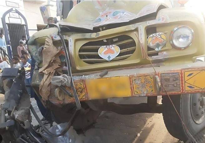 Dumper claims another life in Karachi
