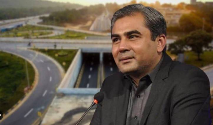 Interior Minister Naqvi inspects finishing work of Islamabad flyover