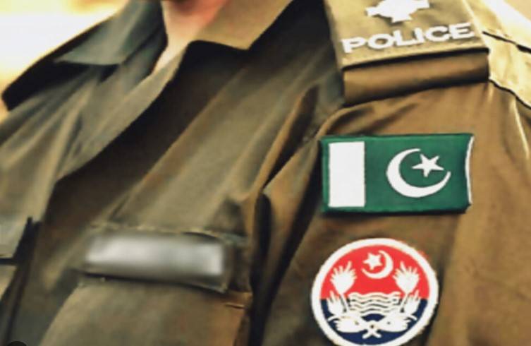 SI suspended for slapping constable during security duty in Lahore 