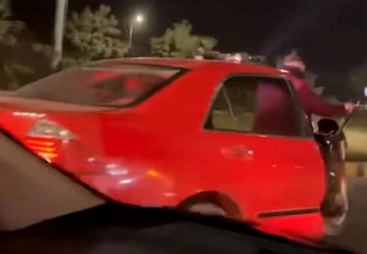 Pakistani ‘invented’ carbike and netizens love it