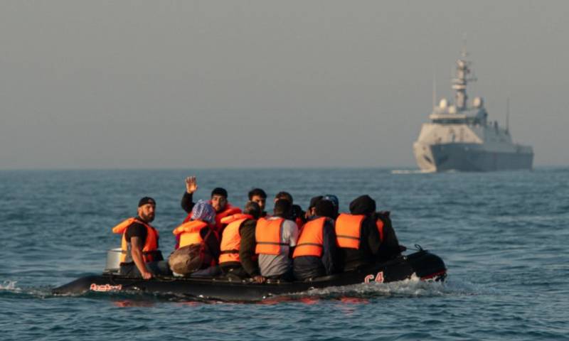 France says rescued more than 6,000 migrants in Channel last year