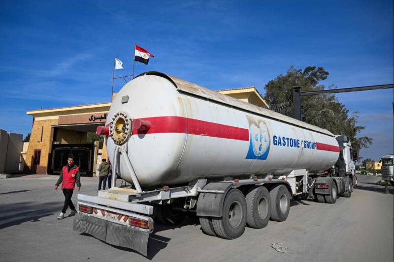 Qatar says sending Gaza additional 15 mn litres of fuel