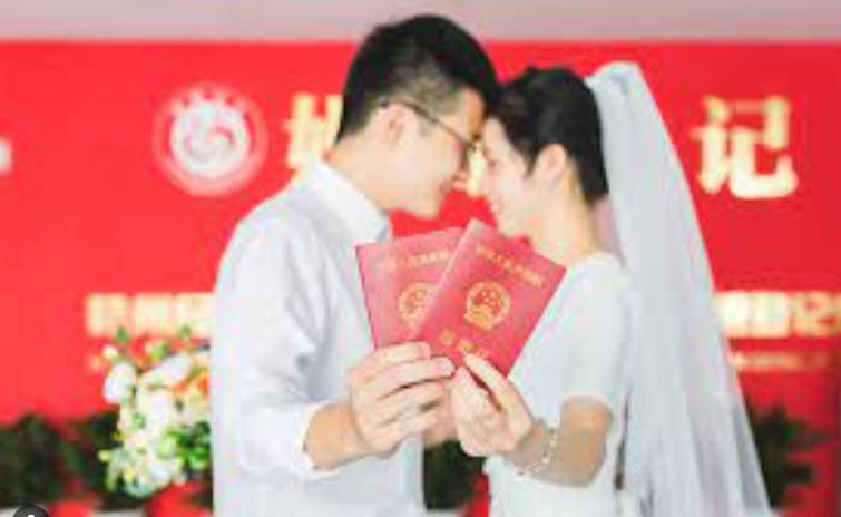Chinese authorities play cash-giving Cupid to boost marriage rates