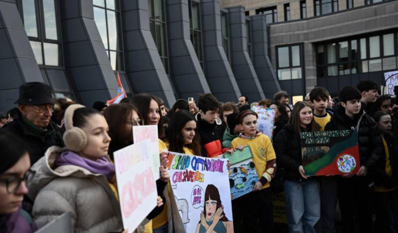 'Terrified' families seek justice in Italy 'forever chemicals' trial