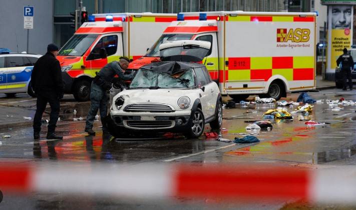 20 injured as car drives into crowd in Germany
