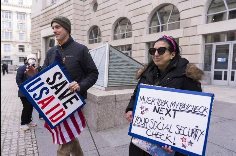 US judge temporarily lifts funding freeze on aid programs: ruling