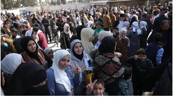 Buses carrying Palestinians freed by Israel reach Gaza