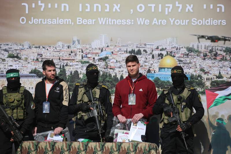 Hamas, Israel exchange hostages, prisoners in Gaza
