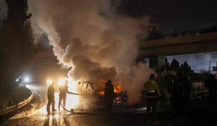UN vehicle torched, commander wounded as Hezbollah supporters protest