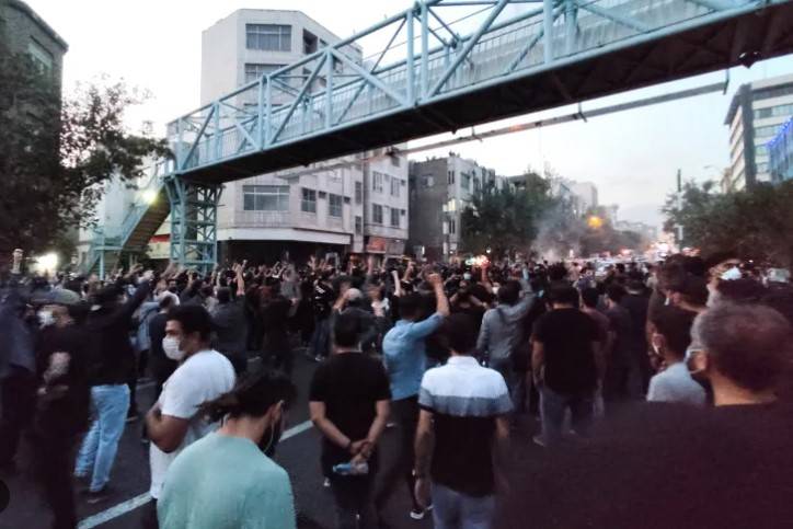 Protests at Tehran University after student's murder