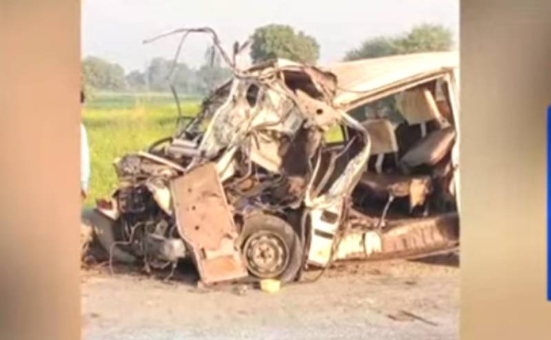 18 devotees die in Khairpur crash and Nawabshah smash