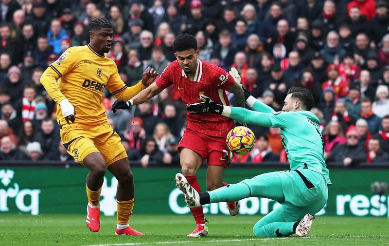 Diaz ends goal drought as Liverpool move seven points clear