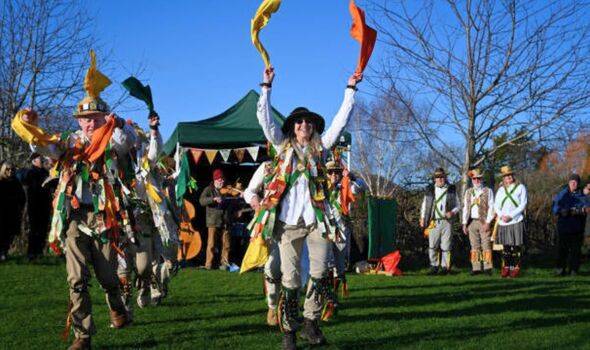 Tech weary Brits revive apple tree 'wassailing' tradition