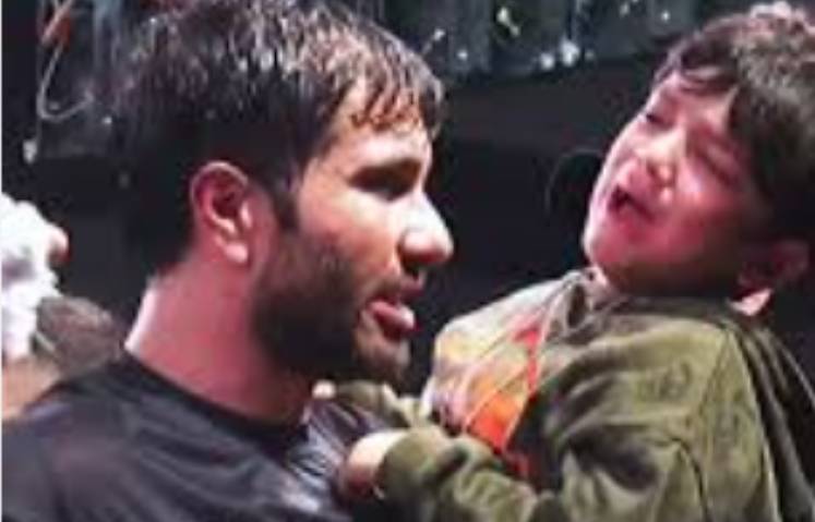 Feroze Khan in trouble for bringing son to boxing arena during fight with Rahim Pardesi