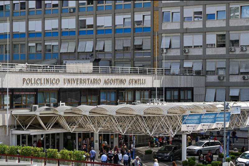 Gemelli, the pope's hospital they call 'Vatican III'
