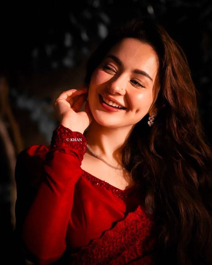 'Niklain Phir': Hania Amir vibing Valentine's in red ensemble? 