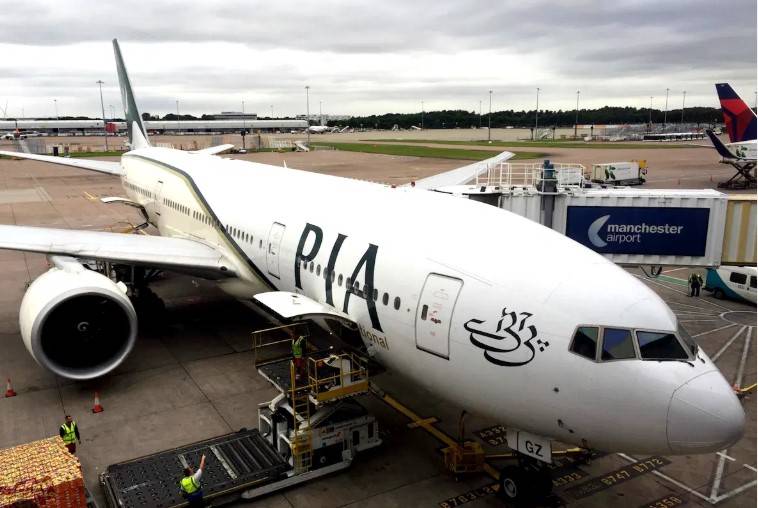 12 flights cancelled at Karachi Airport
