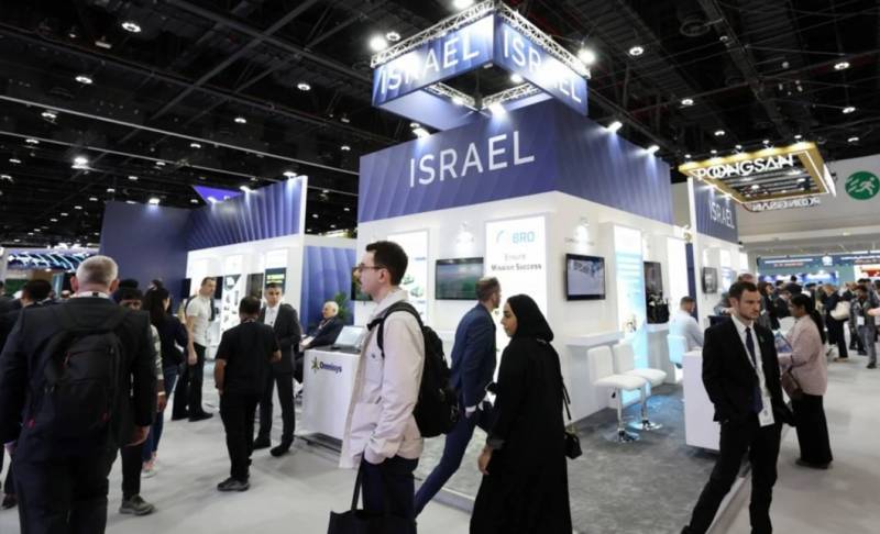Israeli companies display weapons at UAE defence fair