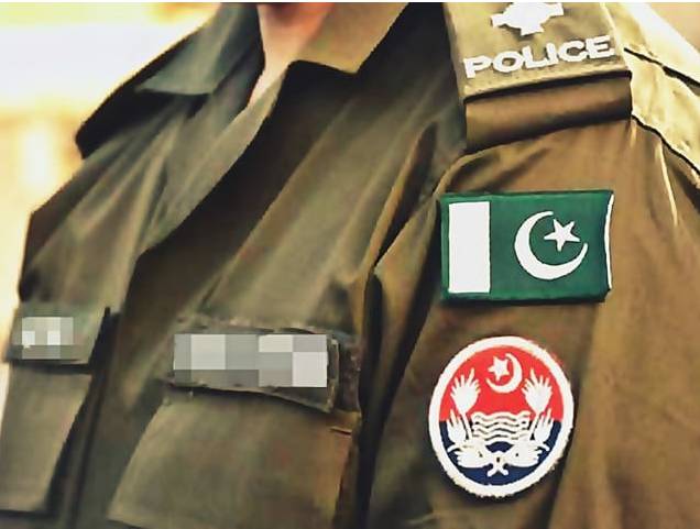 Youth, wearing sandals, wins race for recruitment in police 